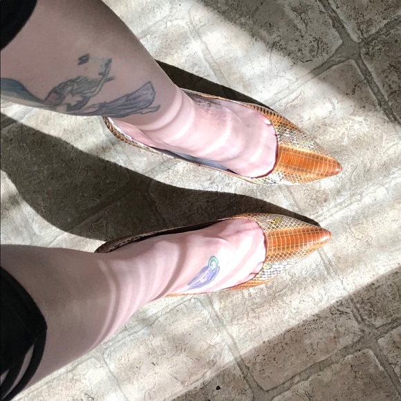 Kenneth Cole Leather and Wood Heels - “The Bliss” - Picture 6 of 8